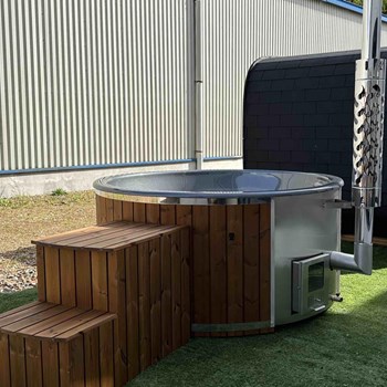 Thermowood hottub met parelgrijze kuip